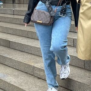 Abercrombie medium wash curve love jeans